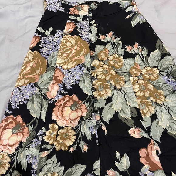 Black floral long button front  skirt petite - Picture 6 of 9